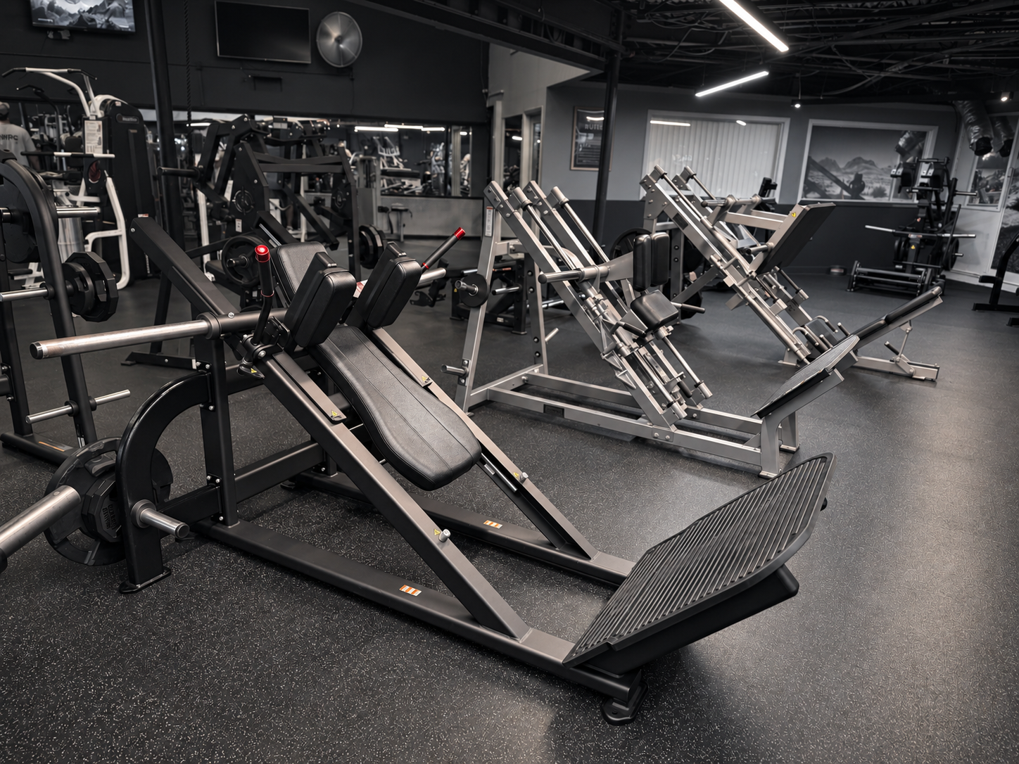 Nautilus hack squat machine